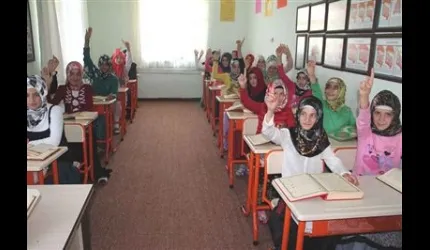 Develi Kız Kur'an Kursu 10 Hafız Mezun Etti
