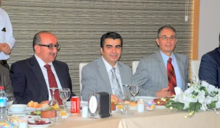 Validen Anlamlı İftar Yemeği