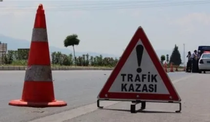 Hastaneye Giden Doktora Araç Çarptı