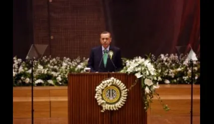 Erdoğan: Duble paçalardaki kırıntıları verseler Afrika ayağa kalkar