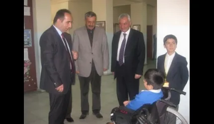 Hayırsever İşadamı'ndan Engelli Öğrenciye Destek