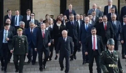Devletin Zirvesi Anıtkabir’de