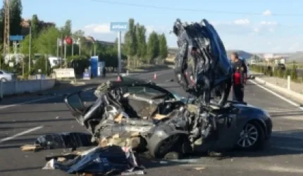 KAFA KAFAYA ÇARPIŞTILAR: 2 ÖLÜ