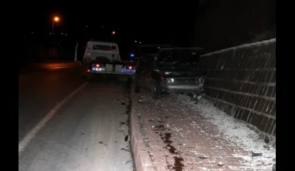 Buzlanma 2 Kazaya Yol Açtı: 1 Yaralı