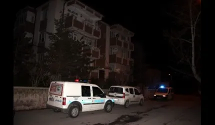 Bunalıma Giren Genç Kız Kendini Astı