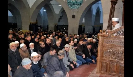 Eller Çanakkale Şehitleri İçin Açıldı