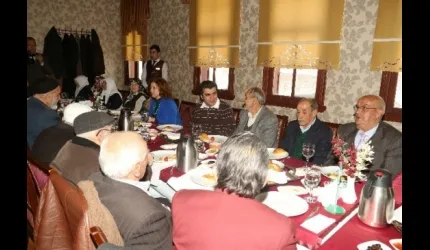 Vali Düzgün Yaşlılar İle Bir Araya Geldi