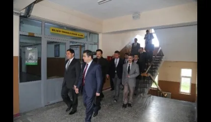 Vali Düzgün'den Okul İncelemesi