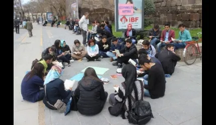 Erü Siyasal Bilimler Kulübü Üyelerinden Kitap Okuma Etkinliği