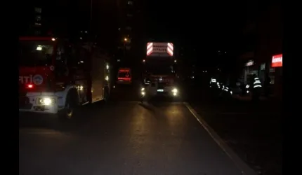 17 Yaşındaki Genç Kız 8. Kattan Atlamak İstedi