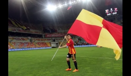 PTT 1. Lig Şampiyonu Kayserispor Kupasını Kaldırdı