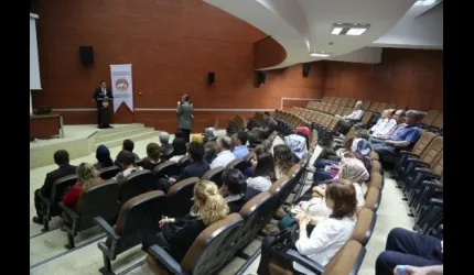 Valilikten “Bilinçli Aile Başarılı Öğrenci” Eğitimi