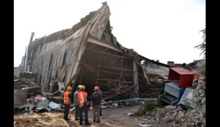 Elektrikli Ev Aletleri Üreten Fabrikadaki Yangın Sabaha Kadar Sürdü