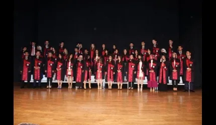 Erü Eczacılık Fakültesi 6. Dönem Mezunlarını Verdi