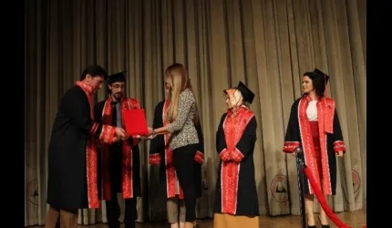 Erü Edebiyat Fakültesi'nde Mezuniyet Sevinci