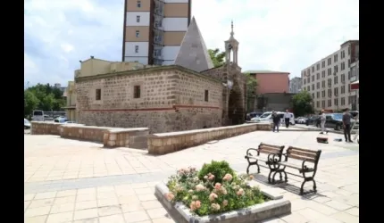 Emir Sultan Camii İbadete Açıldı