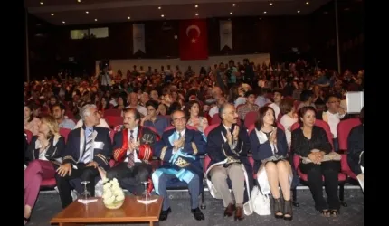 Mimarlık Fakültesi'nde Mezuniyet Sevinci
