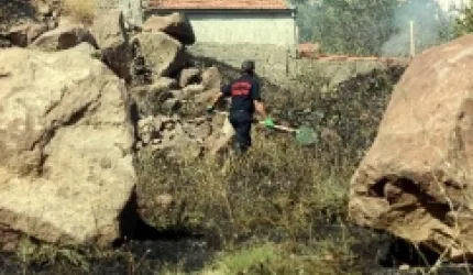 Anız Yangını İtfaiyenin Müdahalesi İle Büyümeden Söndürüldü