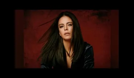 Simge “Üzülmedin Mi?” Klibi Yayında!
