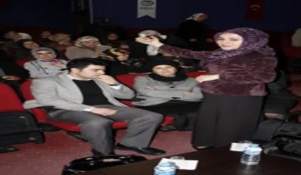 Deprem şehidi öğretmenler anıldı