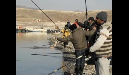 Yamula Baraj Gölü'nde balık avcılığına ilgi artıyor