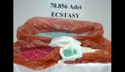 Polis, uyuşturucu operasyonunda 70 bin ecstasy hap ele geçirdi