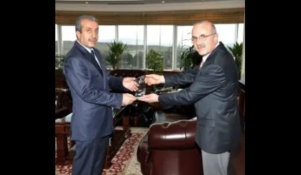 Tıp fakültesi öğrencilerine biyoteknoloji eğitimi verilecek