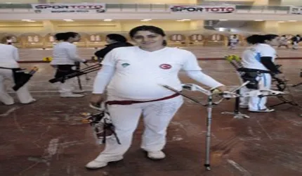 Hamilelik okçuluk sporunu engelleyemedi