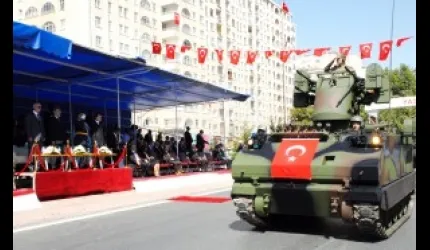 Bakan Yıldız tören kıtasını unutunca vali devreye girdi