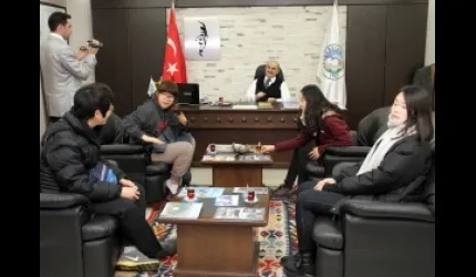 Güney Koreli gençler Talas´ı gezdi