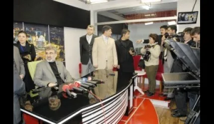 Bakan Taner Yıldız, haber sundu