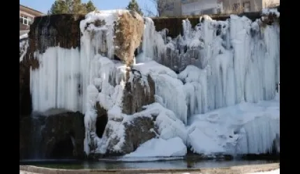 Pınarbaşı Ilıca Şelalesi dondu
