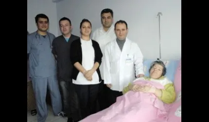 Devlet Hastanesi´nde ilk kez kapalı kalınbağırsak ameliyatı yapıldı