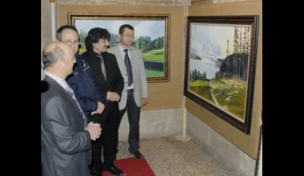 Polis memurları resim yaparak stres atıyor