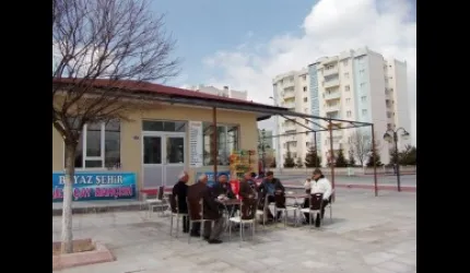 Florya Parkı'nda emeklilere sohbet mekanı