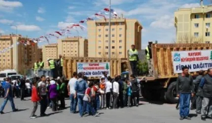 Belediye 5 bin adet ücretsiz fidan dağıttı