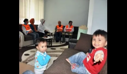 Kimse Yok Mu, evi yanan 2 aileye yardım eli uzattı