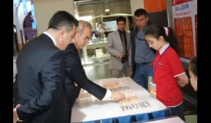 Kadir Has Stadı ve tarihi evlerin minyatürünü yaptılar