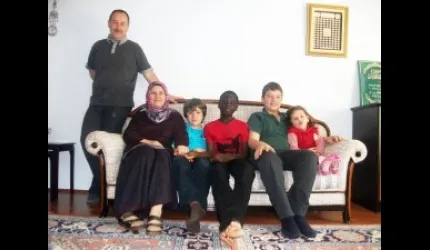 Türkçelerini, Türk ailelere misafir olarak geliştiriyorlar