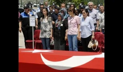 'Hainlerin saldırılarına hoşgörüyle bakan çevreleri lanetliyorum'