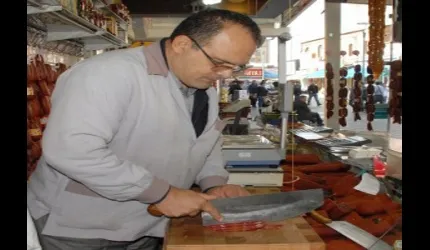 Bayram tatilinde artan pastırma satışları esnafın yüzünü güldürdü