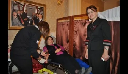 AK Parti Kayseri il teşkilatından Kızılay´a kan bağışı