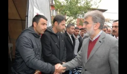 Bakan Yıldız, şehit İbrahim Çelik´in ailesini ziyaret etti