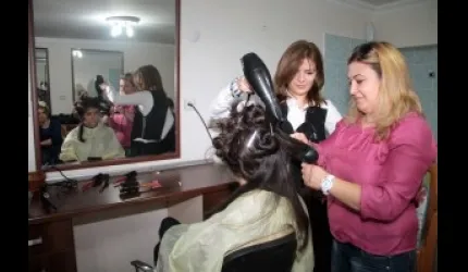 Ev hanımlarına 16 farklı branşta meslek öğrenme imkanı