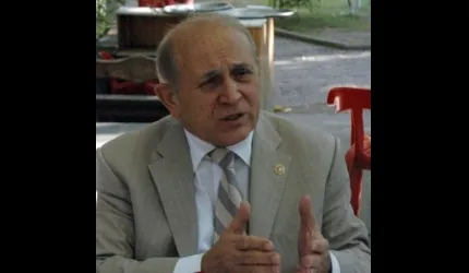Burhan Kuzu: Başbakanımız yeni anayasa için siyasi parti liderleriyle görüşecek