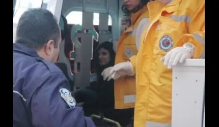 Sokaktaki başıboş maymun 3 kişiyi ısırarak yaraladı