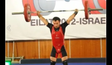 Milli sporcu Zeki Tuncer, halterde Avrupa ikincisi oldu
