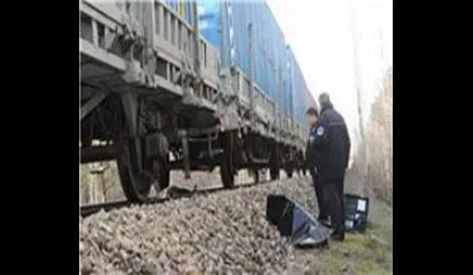 Yük treni altında feci ölüm
